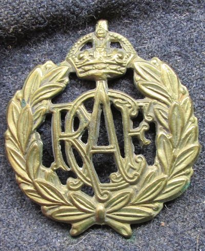  British, Canadian RCAF Overseas Hat and Cap Badge — image 3