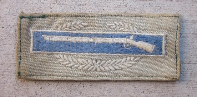 US Vietnam War, Theater Mfg Combat Infantry Badge — image 2