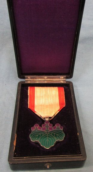  Japanese WWII, Order of the Rising Sun, 7th Class, Cased — image 2