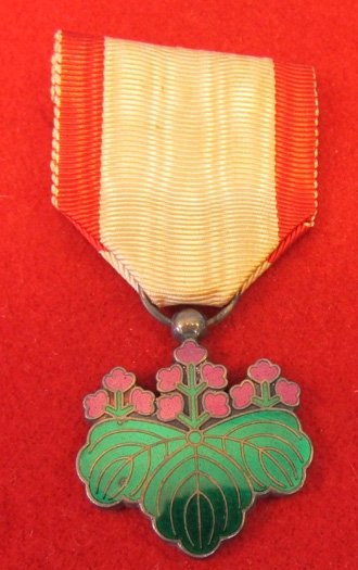  Japanese WWII, Order of the Rising Sun, 7th Class, Cased — image 4