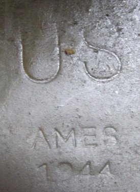  US WWII, M1943 GI Folding Shovel & 1st Pattern Carrier, Ames 1944 — image 4