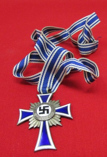  German WWII Mothers Cross in Silver — image 2