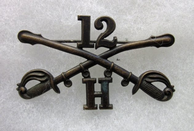 US Ca 1907 Enlisted Service Coat Collar Insignia, Cavalry, Troop H, 12th Rgt — image 2
