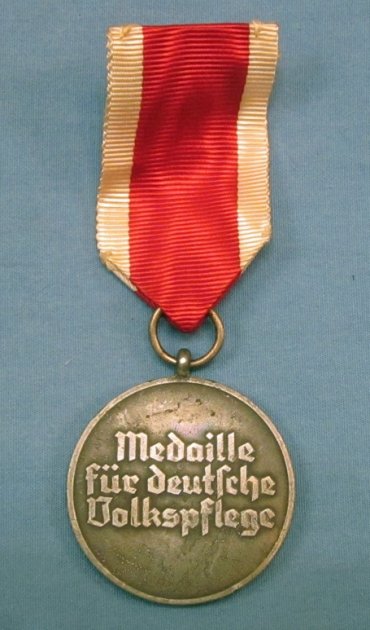 German WWII Red Cross Medal — image 3