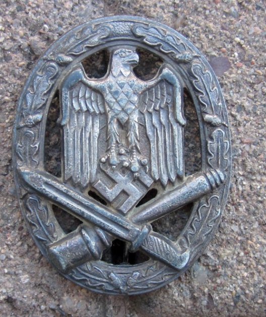 German WWII General Assault Badge — image 2