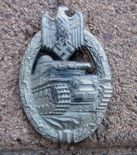German WWII Panzer Assault Badge in Silver, Type B 'Daisy' — image 2