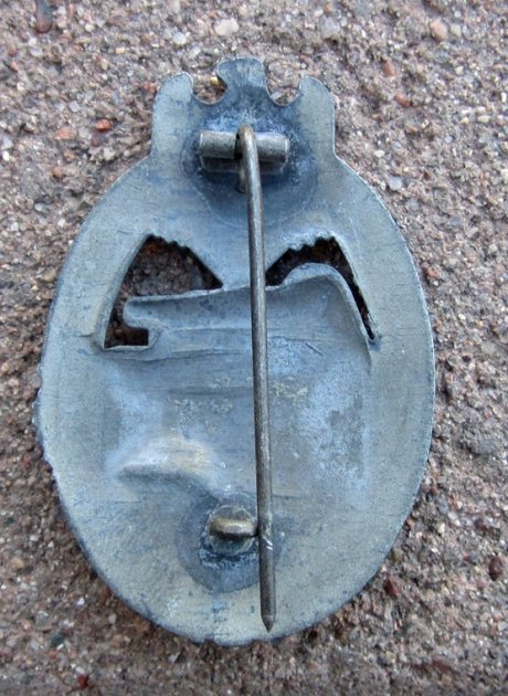 German WWII Panzer Assault Badge in Silver, Type B 'Daisy' — image 3