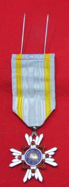 Japanese Order of the Sacred Treasure 6th Class, French Manufacture — image 2