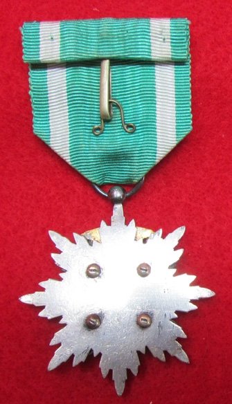 Japanese WWII Order of the Golden Kite, 5th Class — image 4