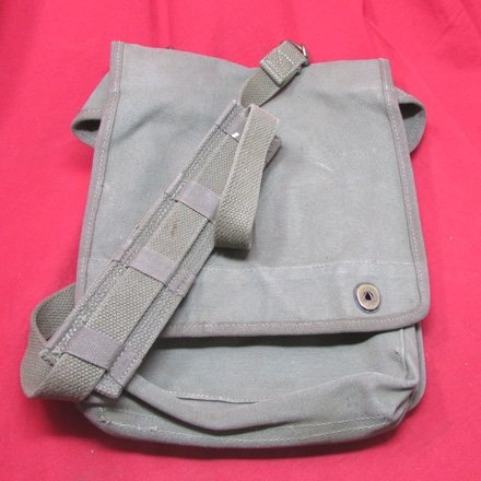 US WWII USMC Light OD Canvas Mapcase & Shoulder Strap, 1944 — image 2