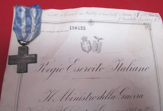 Italian WWI Cross for War Merit & Document, 1935 — image 5
