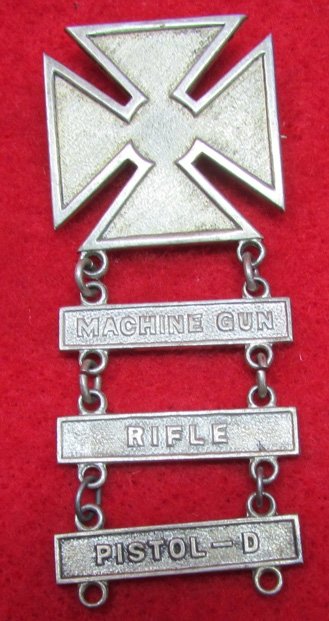 US WWII 1921-Pattern Marksman Grade Shooting Badge, Sterling Silver, 3 Clasps — image 2