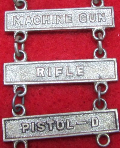 US WWII 1921-Pattern Marksman Grade Shooting Badge, Sterling Silver, 3 Clasps — image 3