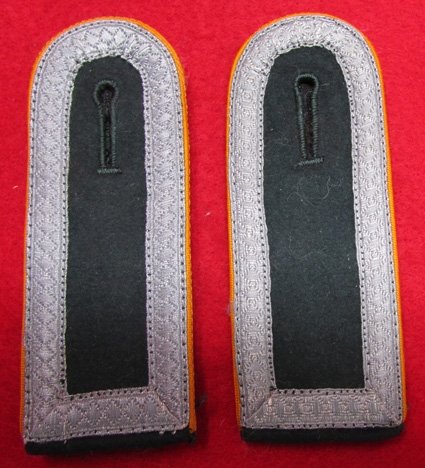 German WWII Heer Cavalry Enlisted Unterfeldwebel Shoulder Boards, pair — image 2