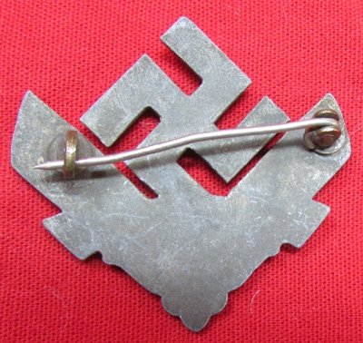 German WWII Female RADwJ Pin — image 3