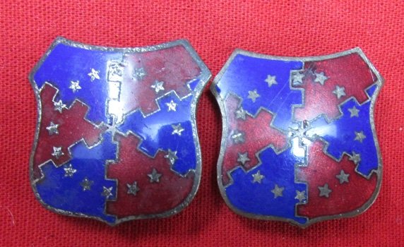 US WWII 62nd Coastal Artillery Bn Distinctive Unit Insignia, Pair, H&H Mfg. — image 2