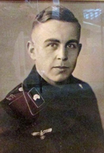 German WWII Panzer Soldier Portrait in Large Frame — image 4