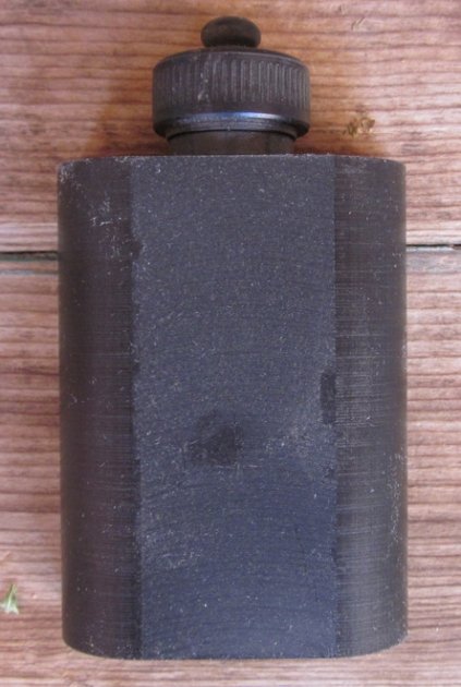 Japanese WWII, REPLICA, Rear Ammo Pouch Oiler — image 2