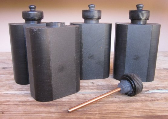 Japanese WWII, REPLICA, Rear Ammo Pouch Oiler — image 3