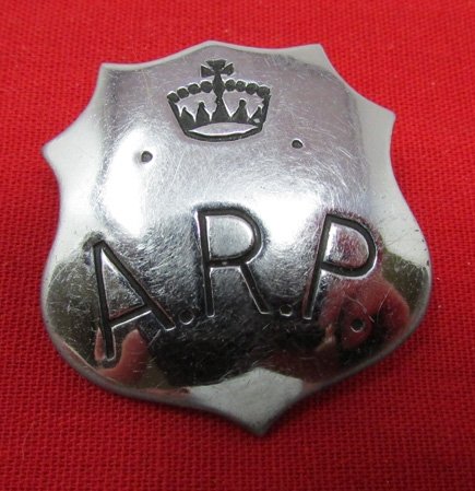  Canadian WWII Air Raid Precautions Badge, Pinback — image 2