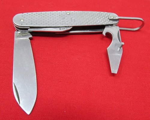  US Vietnam War Era, US Army Issue Pocket Knife, Camillus 1969 — image 4