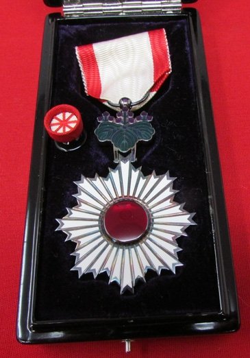  Japanese Order of the Rising Sun, 5th Class, Cased — image 3