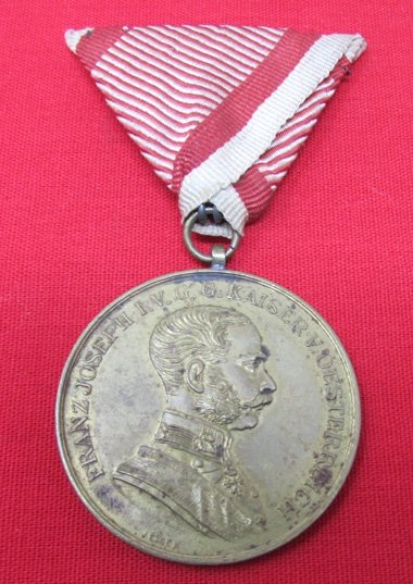  Austrian WWI Large Bronze Bravery Medal, 40mm & Ribbon — image 2