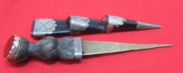  Scottish, Late 19th, Early 20th Century, Childs Dress Dirk . Faux Blade — image 4