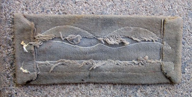 German WWII Luftwaffe Flight Suit Rank Insignia, Leutnant — image 3