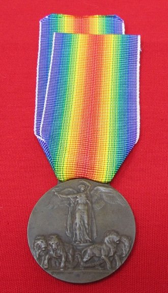  Italian WWI Victory Medal & Ribbon, Official Version, Type 1, Variation B — image 2