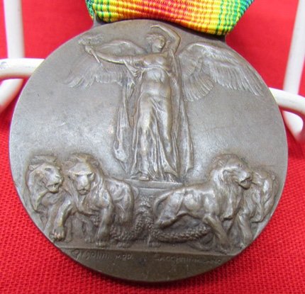  Italian WWI Victory Medal & Ribbon, Official Version, Type 1, Variation B — image 3