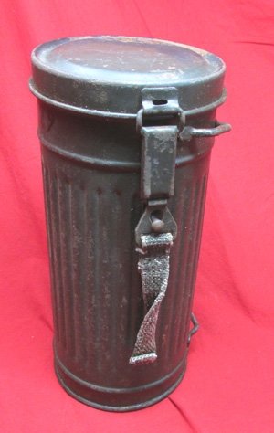 German WWII Wehrmacht M38 Gasmask Canister — image 6