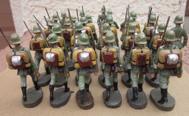 German WWII Elastolin Maching Soldiers Lot of 30 — image 4