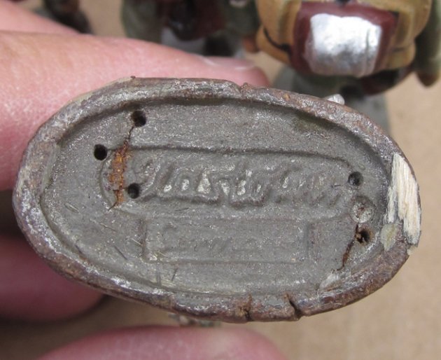 German WWII Elastolin Maching Soldiers Lot of 30 — image 5