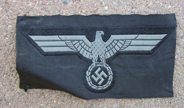 German WWII Heer Enlisted Panzer Coat Eagle, Gray On Black — image 2