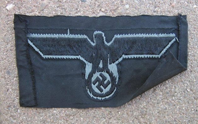 German WWII Heer Enlisted Panzer Coat Eagle, Gray On Black — image 3