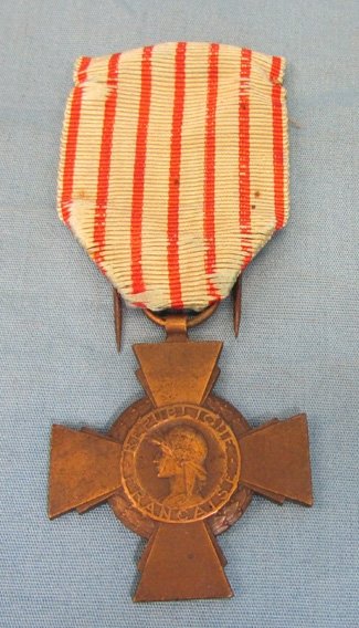 French Croix du Combatant Medal and Ribbon — image 2
