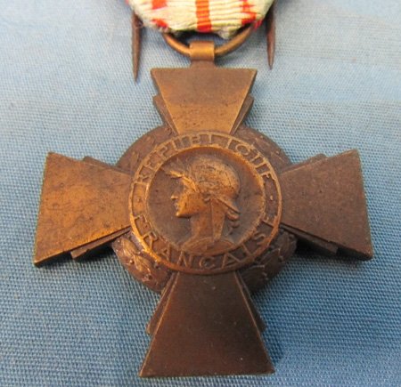 French Croix du Combatant Medal and Ribbon — image 3