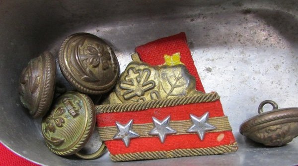  Japanese WWII Insignia & Messkit Grouping — image 3