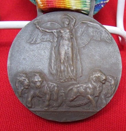  Italian WWI Victory Medal & Ribbon, Official Version, Type 3, — image 3