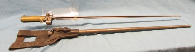  French WWI 1886-16 Lebel Bayonet & Frog, Shrapnel Damaged Scabbard — image 4