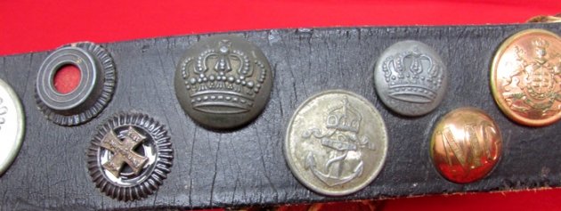  German WWI Hate Belt, Prussian Enlisted Buckle, 32 Pieces of Insignia — image 6