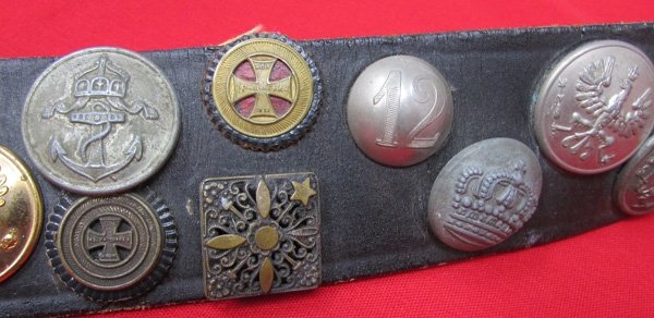 German WWI Hate Belt, Prussian Enlisted Buckle, 32 Pieces of Insignia — image 9