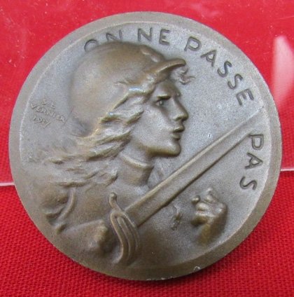  French WWI Verdun Medal, and Document With Pouch — image 3