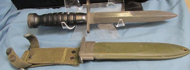  US Rubber Handled M4 Carbine Bayonet, Imperial Mfg,  M8 Scabbard — image 4