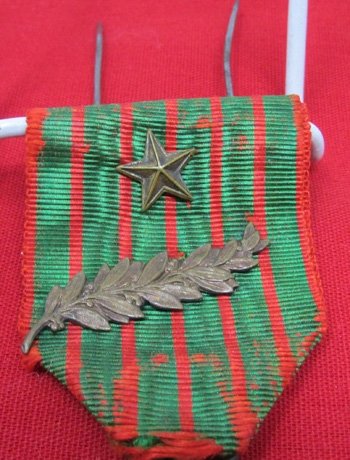  French WWI Croix de Guerre Bravery Medal, 1914/1918 — image 3