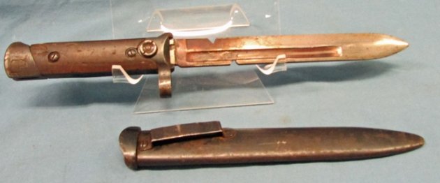  Italian WWII, M1938 Folding Blade Cacarno Bayonet & Scabbard — image 3