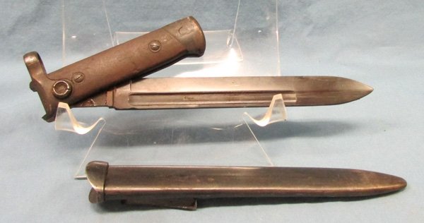  Italian WWII M1938 Folding Blade Cacarno Bayonet and Scabbard — image 5
