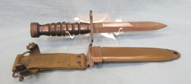  US Rubber Handled M4 Carbine Bayonet,  M8 Scabbard — image 4