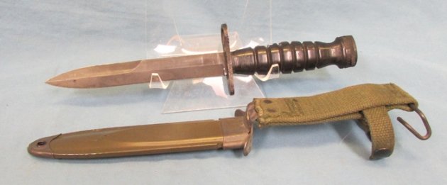  US Rubber Handled M4 Carbine Bayonet,  M8 Scabbard — image 5